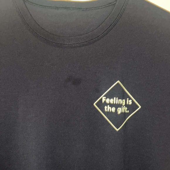 Lululemon Fundamental Tee - Picture 2 of 4